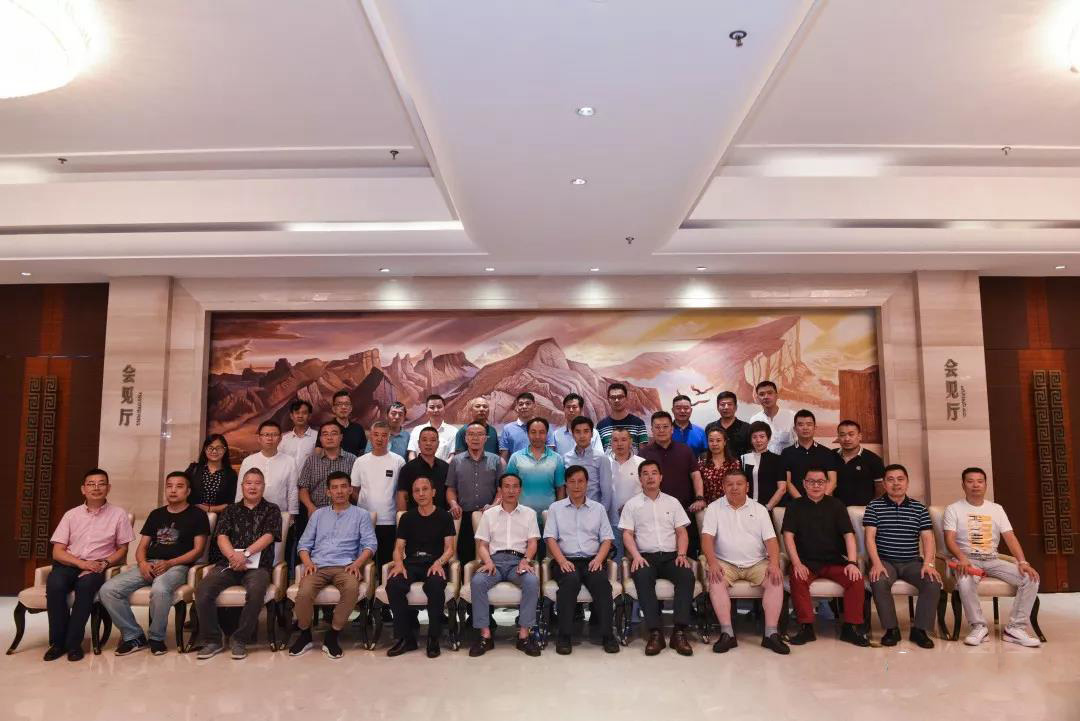 The feelings of the signage industry, encourage us to move forward,the conference in Huang Jia, will create more brilliancy 1 5d68db877cc91