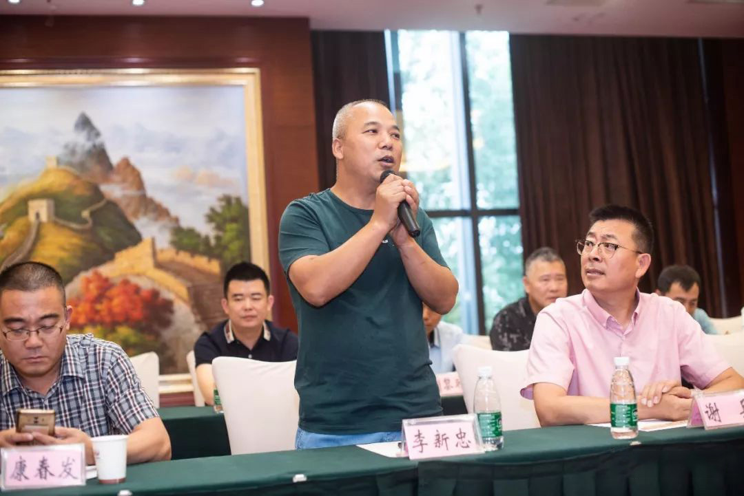 The feelings of the signage industry, encourage us to move forward,the conference in Huang Jia, will create more brilliancy 9 5d68e0f54d2de