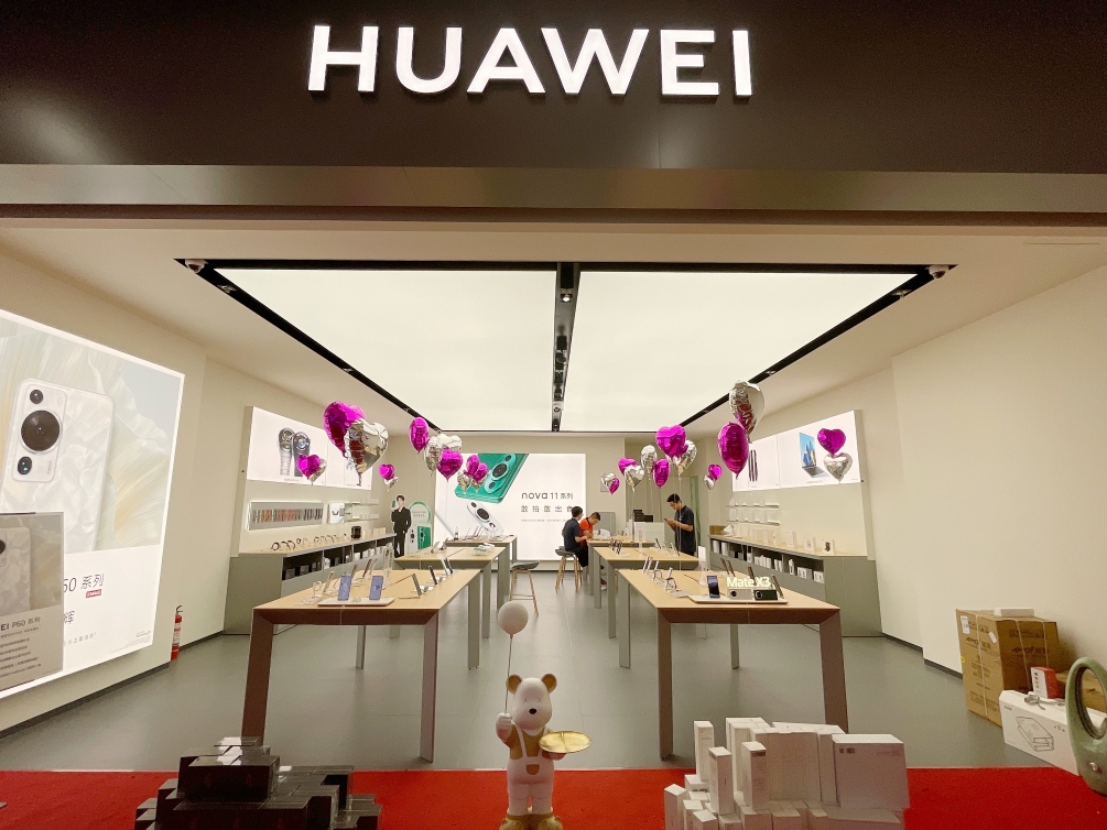 How does Blueview's LED comprehensive solution promote the development of the LED signage industry?